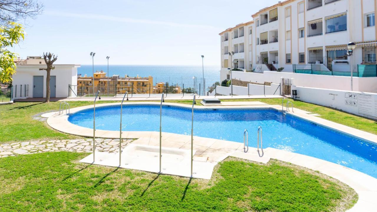 Carvajal Apartment Parking Malaga Benalmadena Bagian luar foto